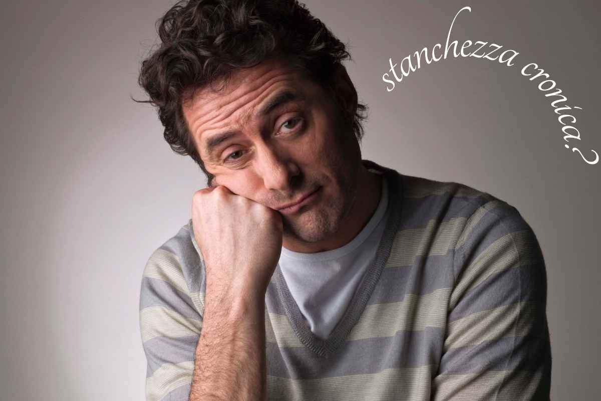 persona che ha l'aria stanca