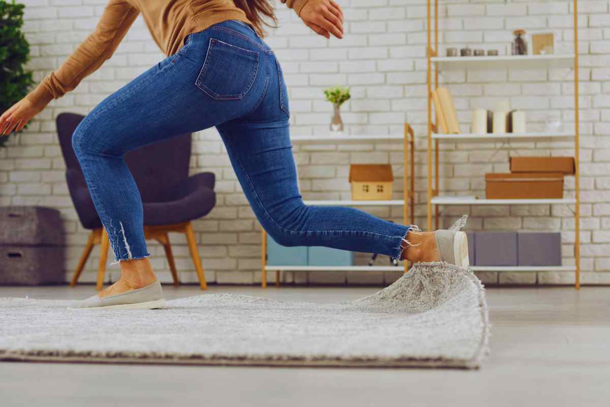 inciampare sul tappeto